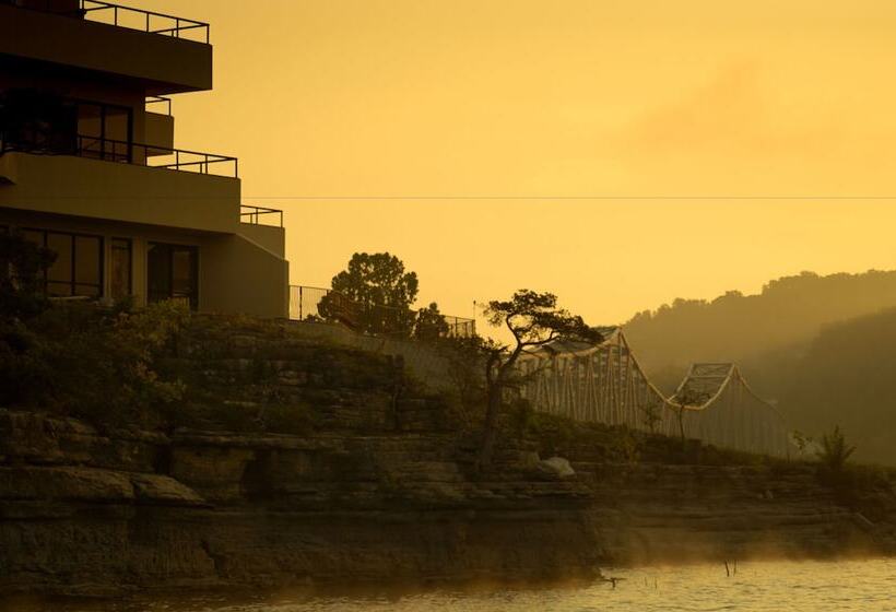 هتل D Monaco Luxury Resort