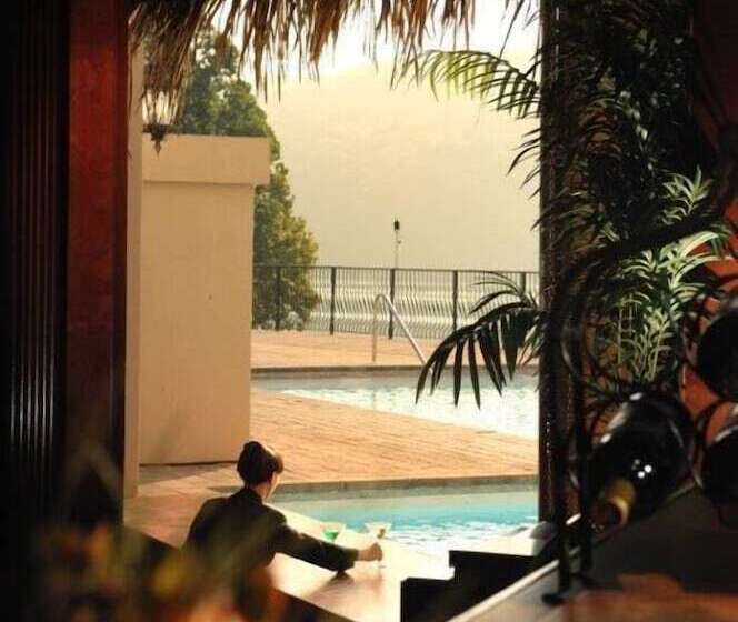 هتل D Monaco Luxury Resort