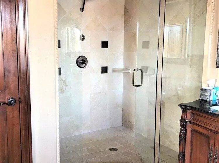 Hotelli D Monaco Luxury Resort