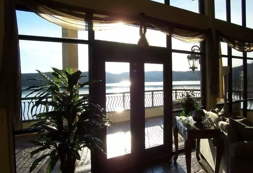 Hotelli D Monaco Luxury Resort