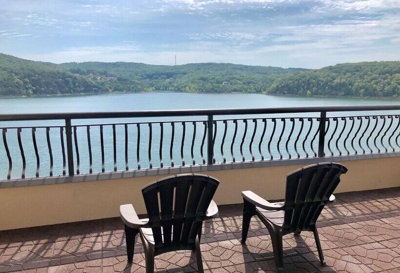 هتل D Monaco Luxury Resort