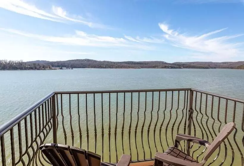 Hotelli D Monaco Luxury Resort