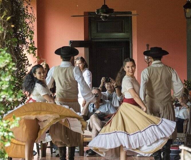 فندق Estancia La Bandada