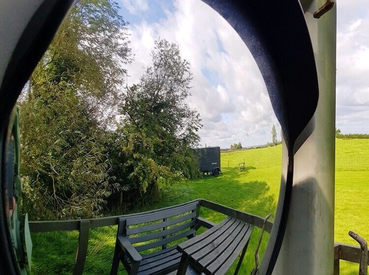 هتل Glamping Thorpe