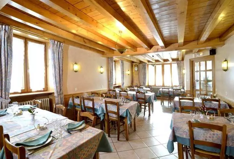 ホテル Logis Hôtel Les Bruyères