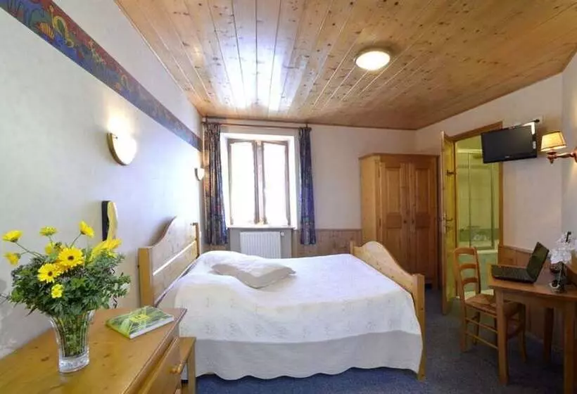 ホテル Logis Hôtel Les Bruyères