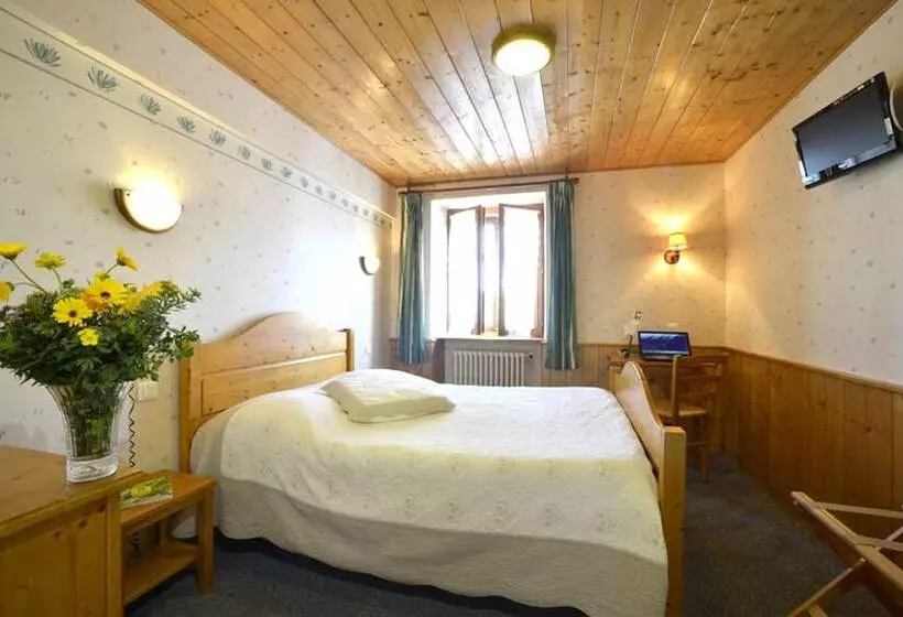 ホテル Logis Hôtel Les Bruyères