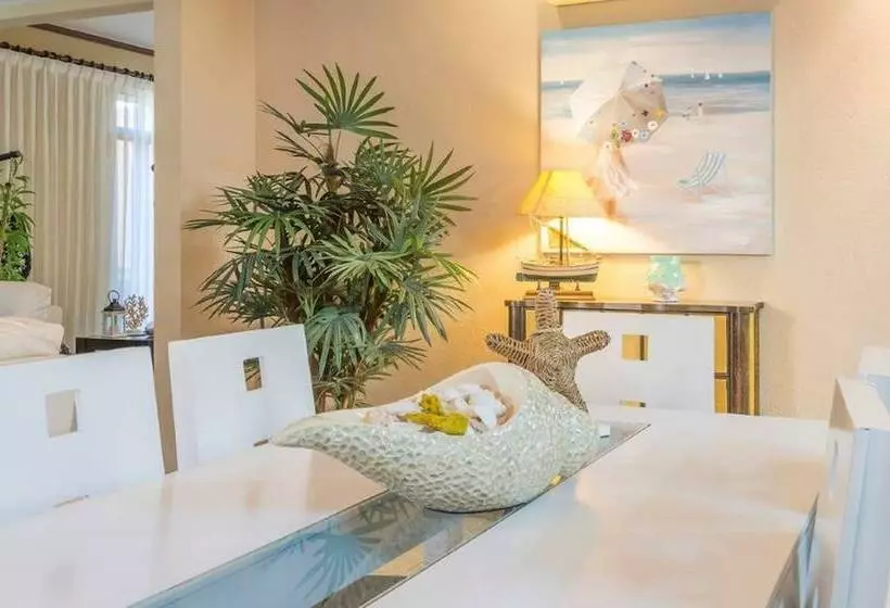 ホテル Luxury Coco Villas