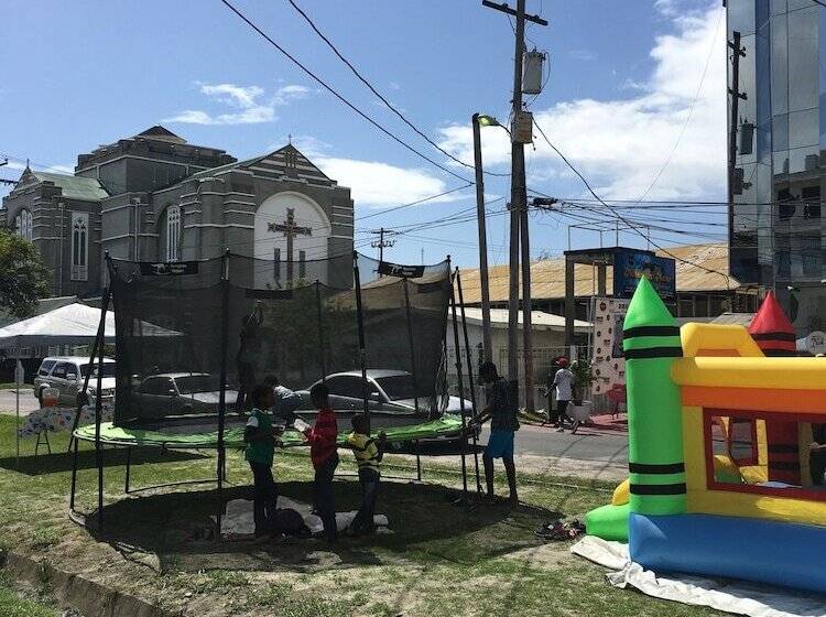 هتل Millenium Manor