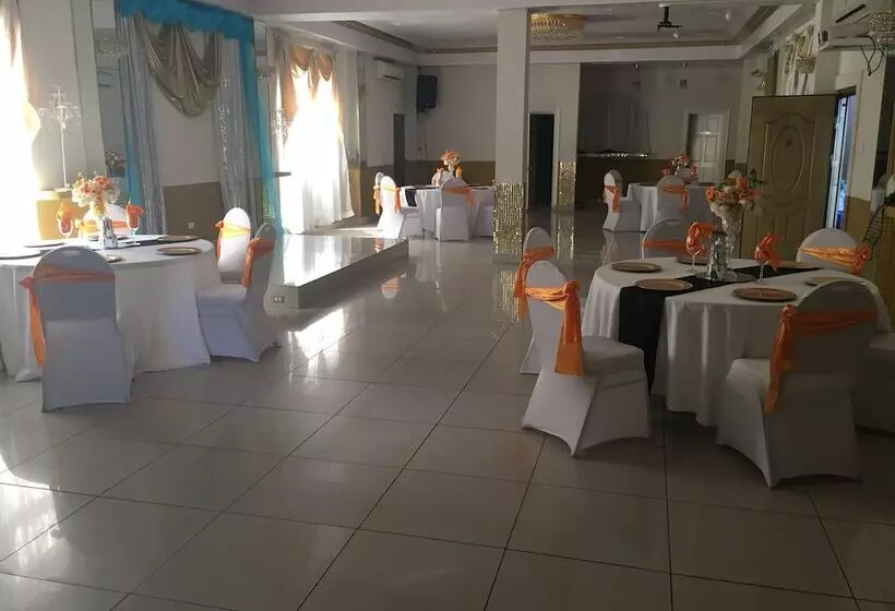 Hotel Millenium Manor