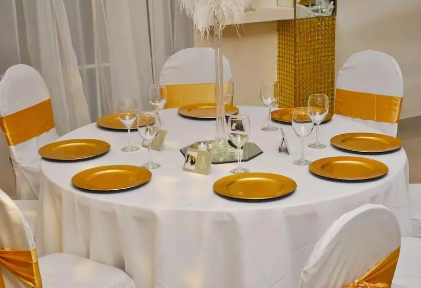 Hotel Millenium Manor