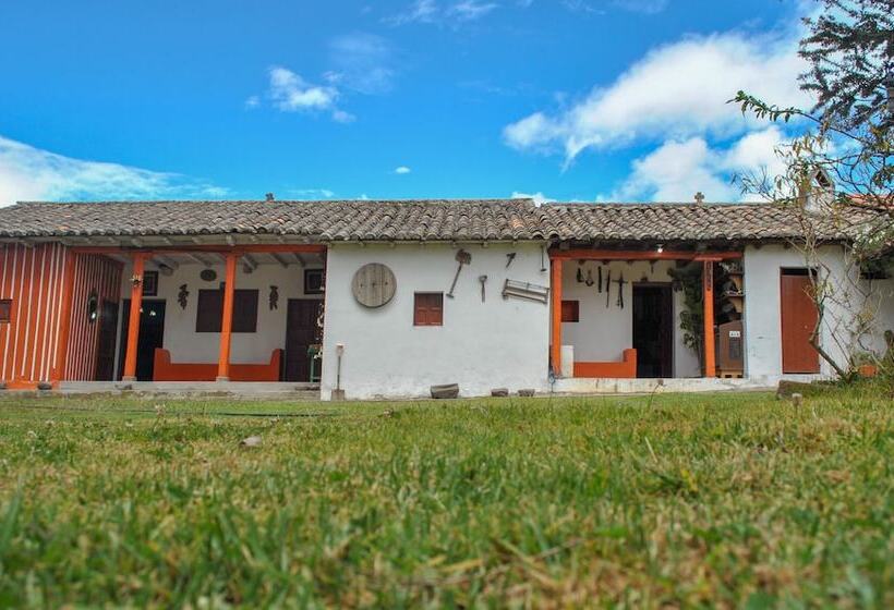 田舎風ホテル Bella Vista Pujili