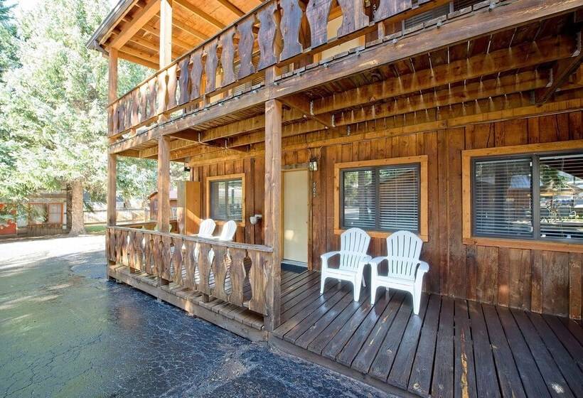 فندق Thunderbird Lodge