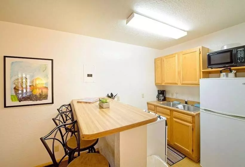 Hotelli Thunderbird Lodge