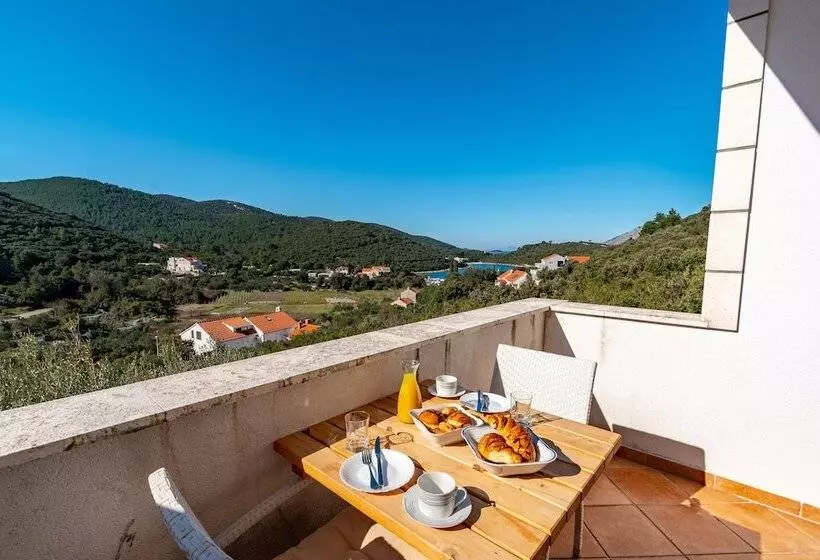 هتل Villa Castello