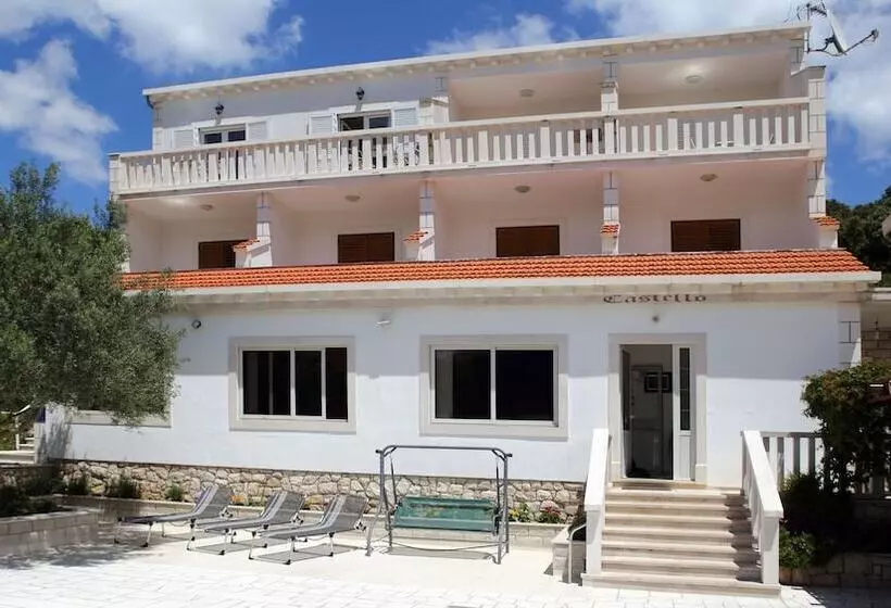 هتل Villa Castello