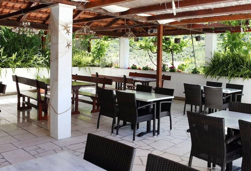 בית מלון כפרי Villa Castello