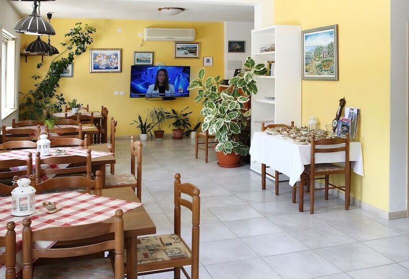 בית מלון כפרי Villa Castello