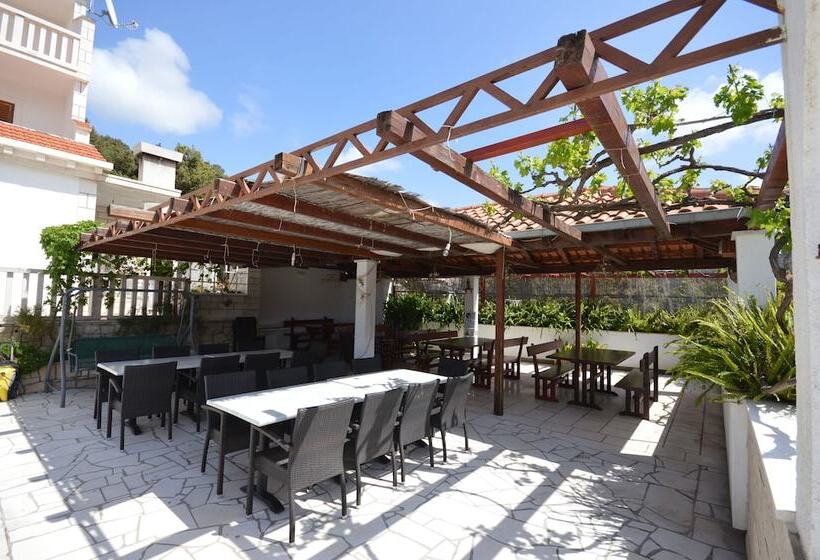 בית מלון כפרי Villa Castello