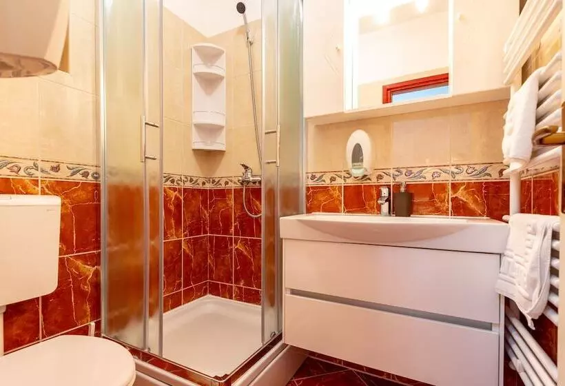 هتل Villa Castello