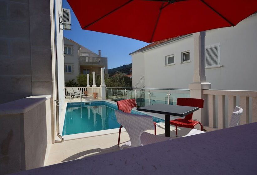 בית מלון כפרי Villa Castello