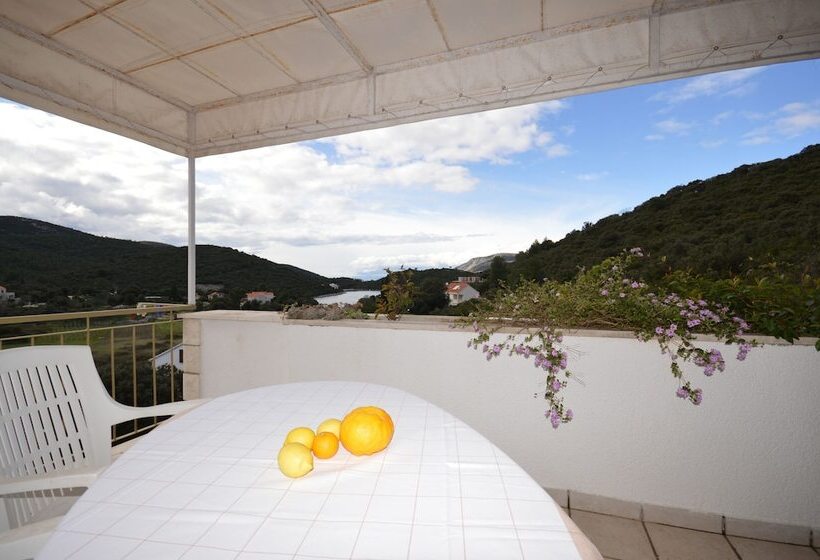 בית מלון כפרי Villa Castello