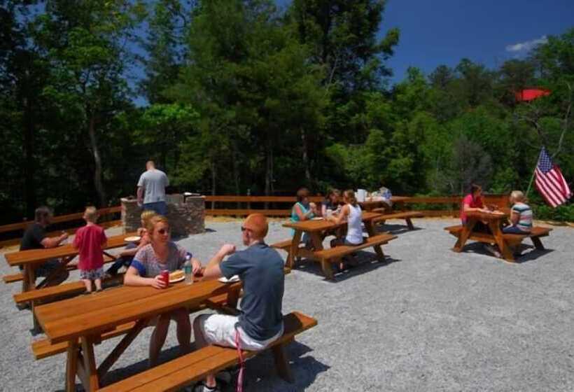 Making Memories   1 Bedrooms, 1 Baths, Sleeps 4 Home By Redawning