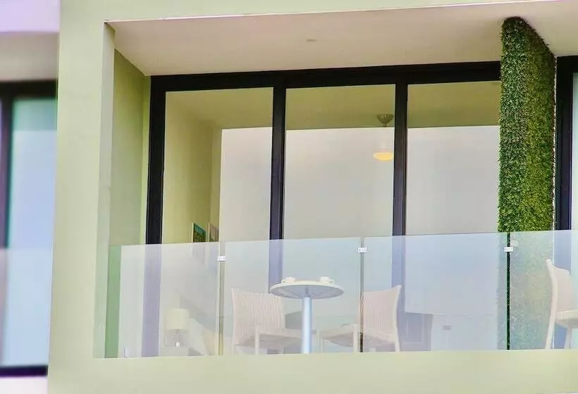 Menesse The City By Casago