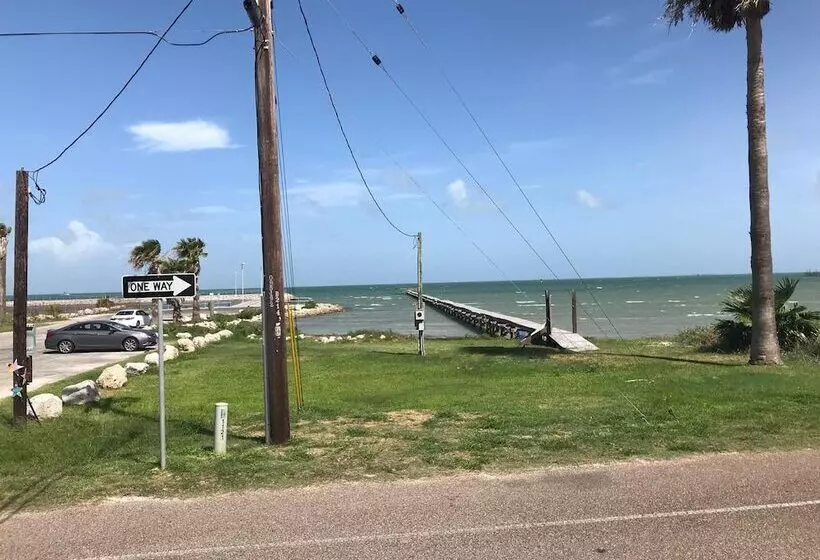 Motelli Bay View Inn