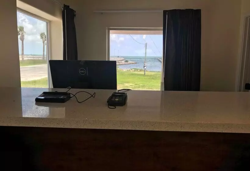 Motelli Bay View Inn