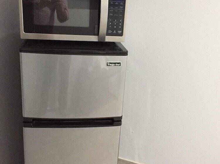 فندق على الطريق Bay View Inn