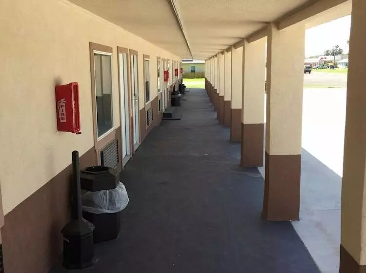 Motelli Bay View Inn