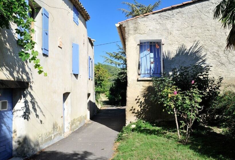 بنسيون Gite Les Aiguillans