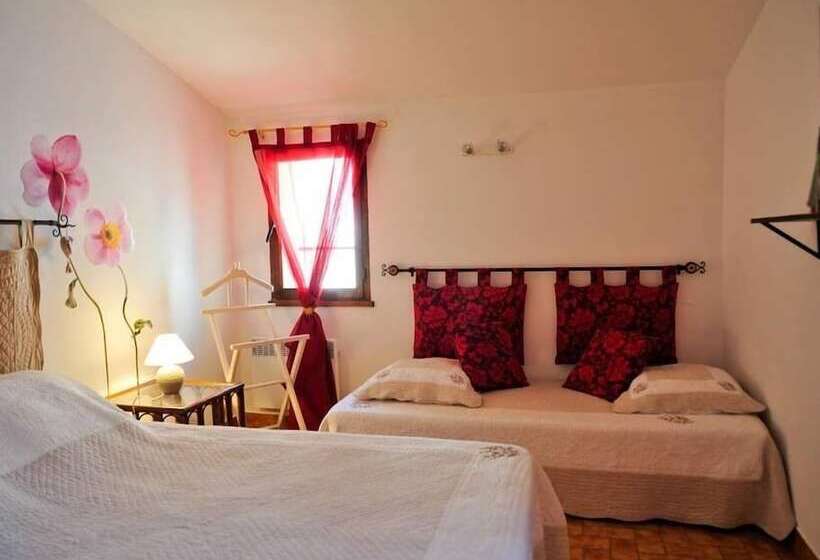 بنسيون Gite Les Aiguillans