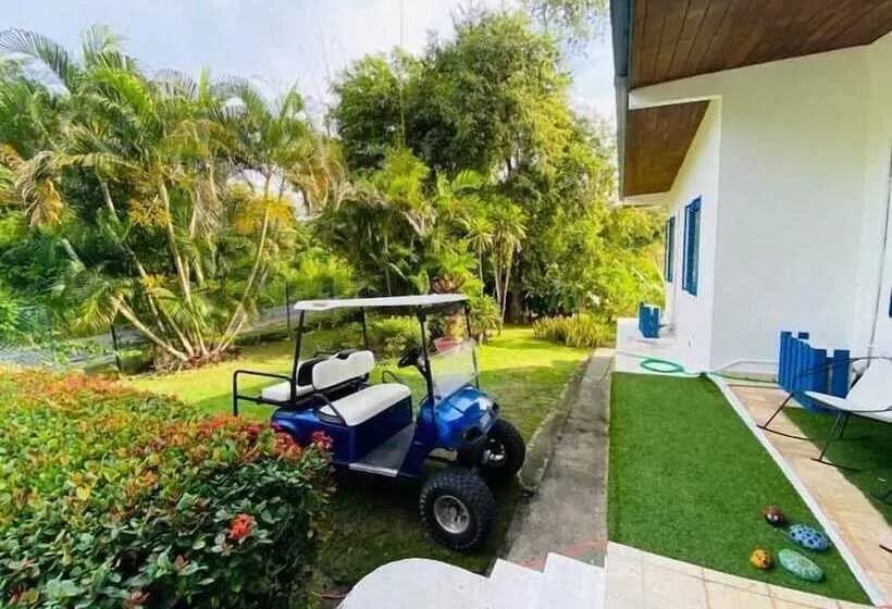 ペンション La Perla De Farallon Bed And Breakfast