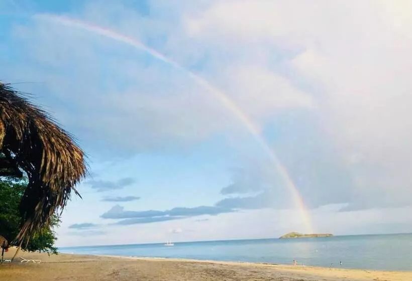 ペンション La Perla De Farallon Bed And Breakfast