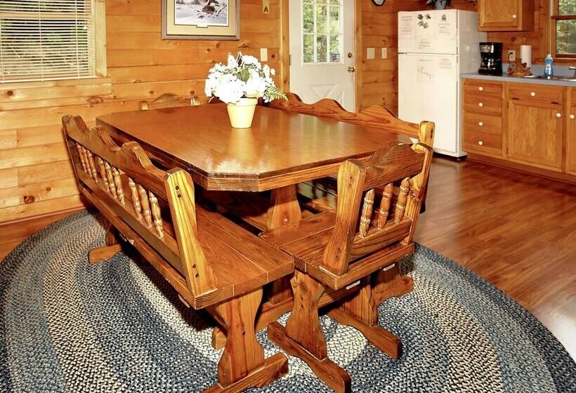 Spruce Lane 2 Bedrooms, 2 Baths, Sleeps 6 Cabin By Redawning