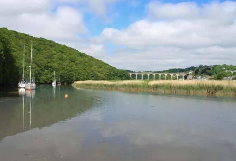 Tuckermarsh Quay River Cottage 2