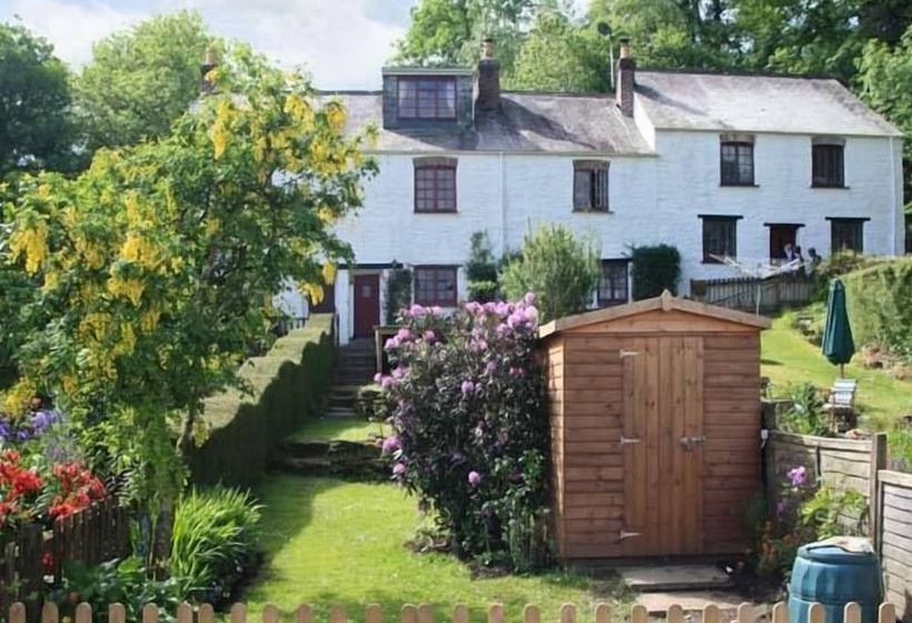 Tuckermarsh Quay River Cottage 2