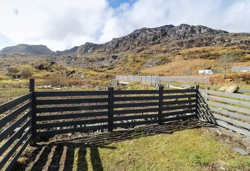 19 Cwmorthin Road