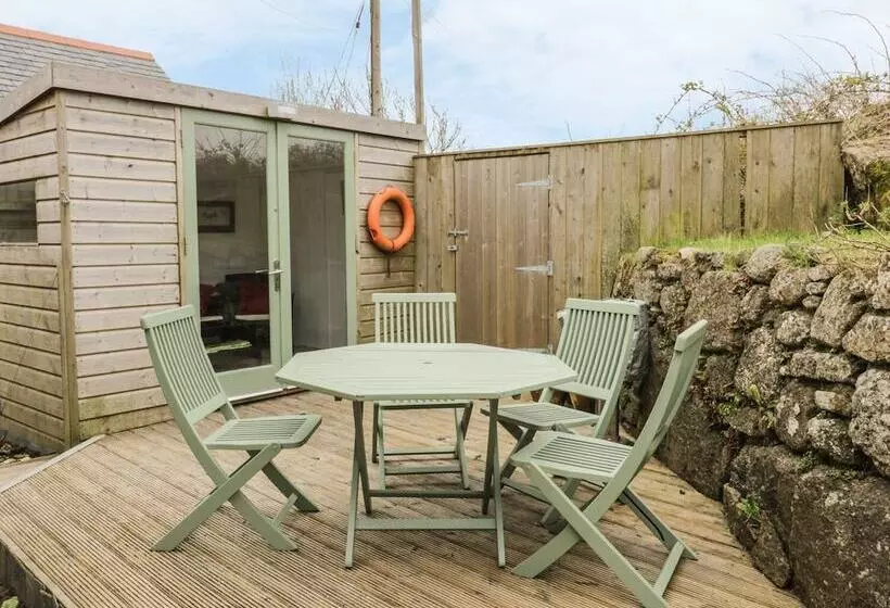 Brunnion Cottage