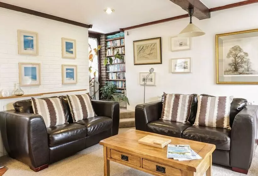 Brunnion Cottage