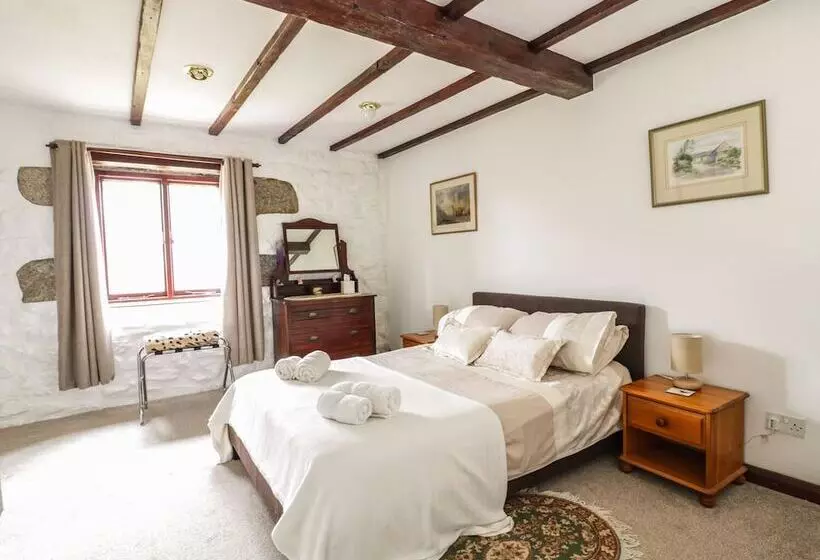 Brunnion Cottage
