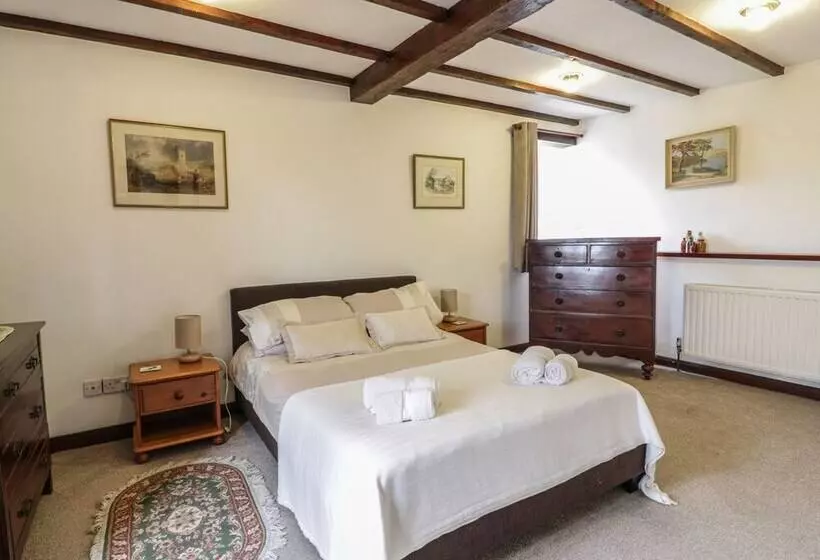 Brunnion Cottage