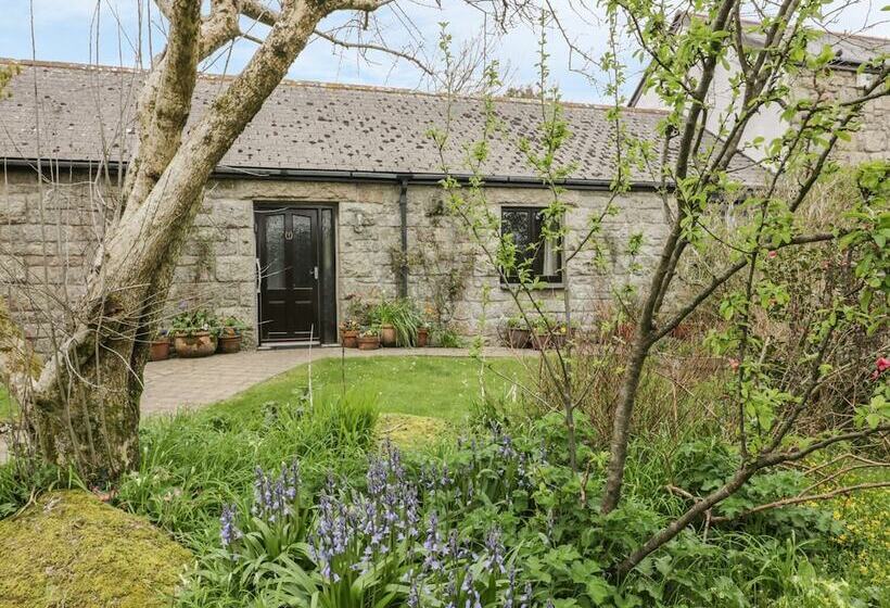 Brunnion Cottage