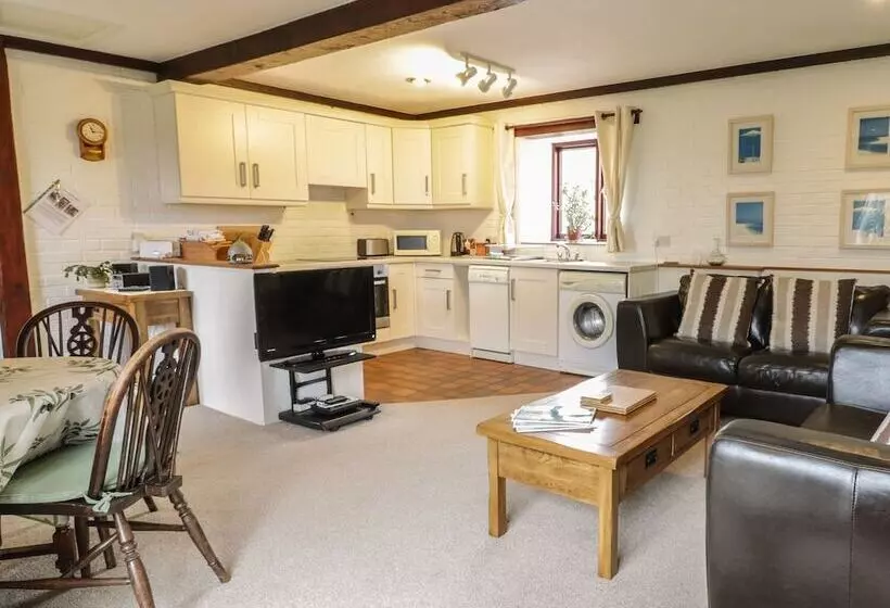 Brunnion Cottage