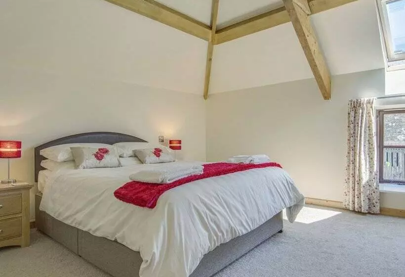 Orchard Barn