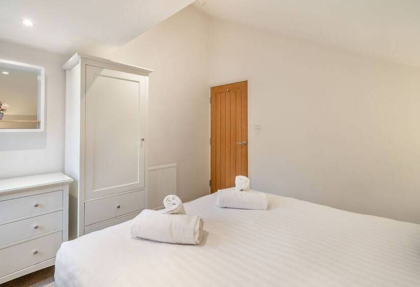 Rowan   Woodland Cottages