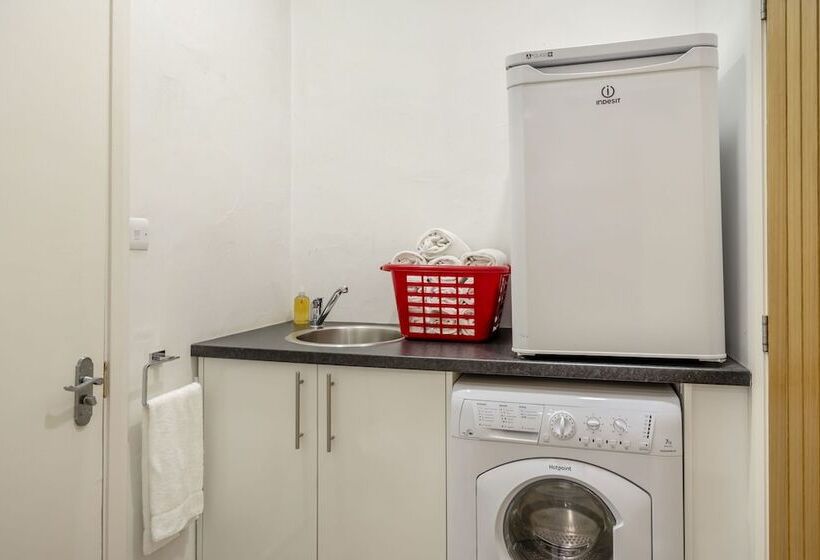 Rowan   Woodland Cottages