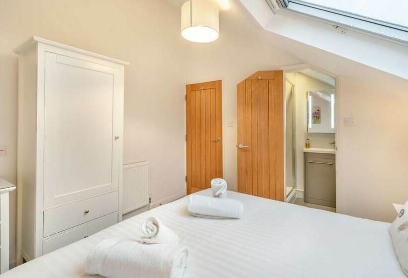 Rowan   Woodland Cottages